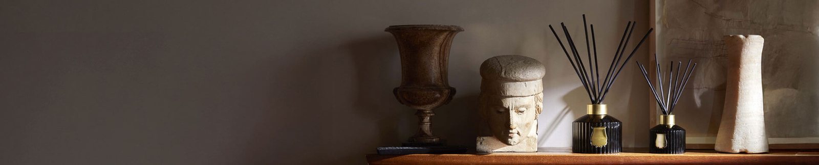 Trudon Altaïr Diffuser zwischen Skulpturen und Kunst